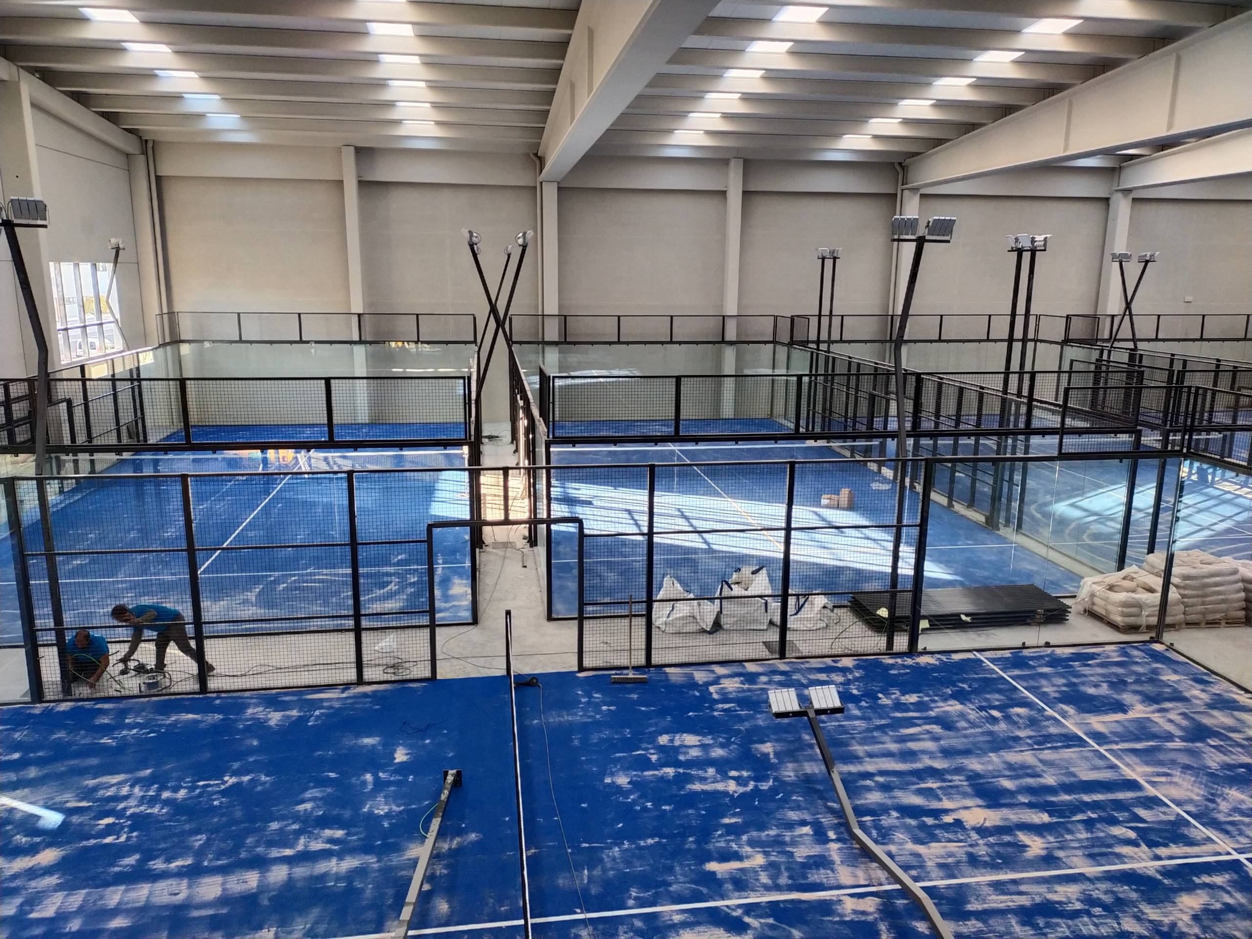fabricante-pista-de-padel-scaled.jpg
