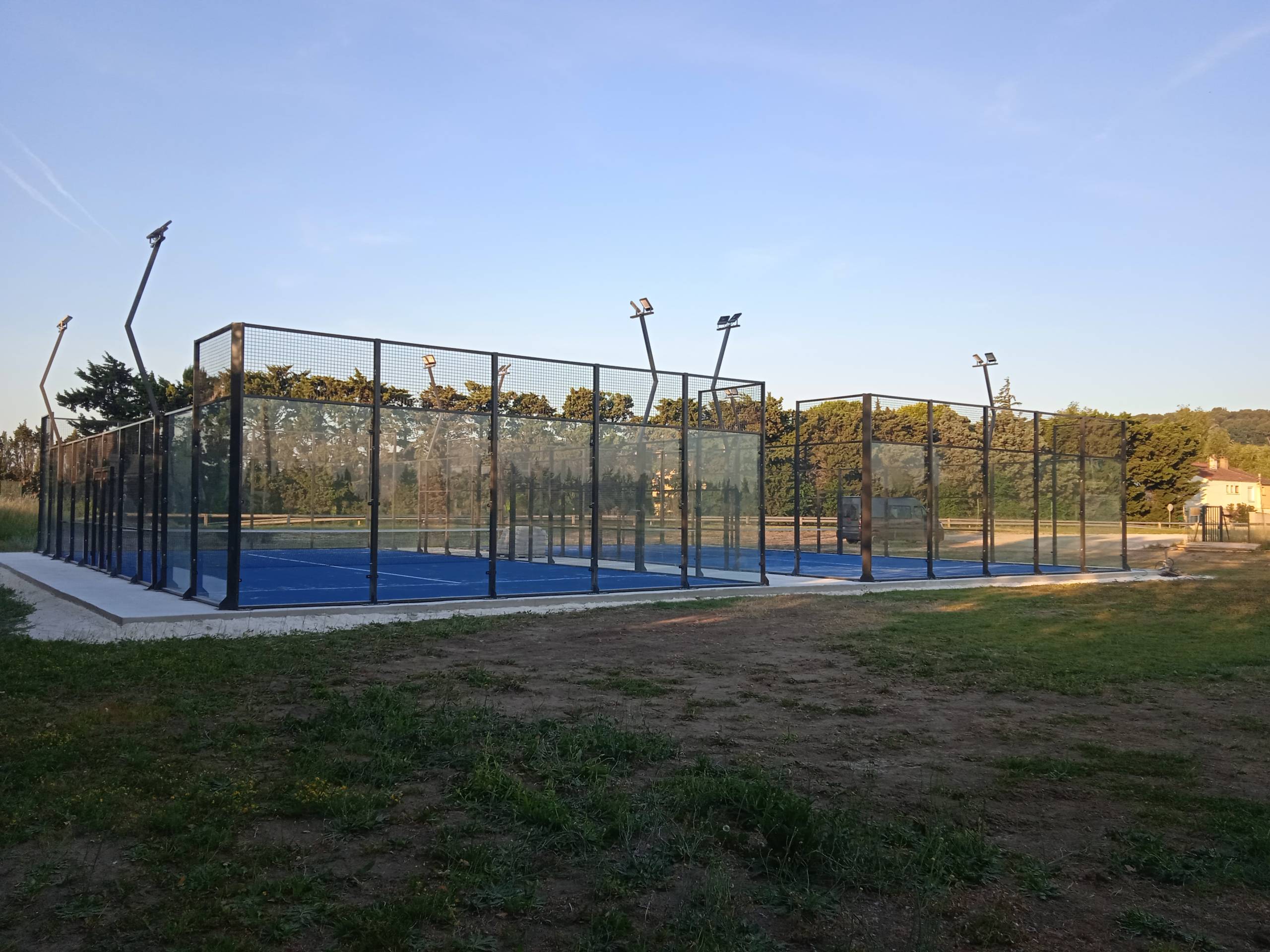 mejor-fabricante-de-pista-de-padel-scaled.jpg